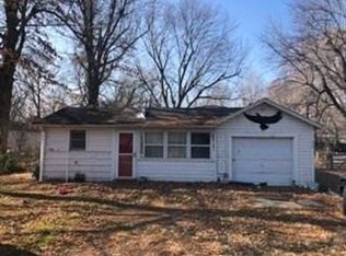 91 S Church St, Farmington, AR 72730