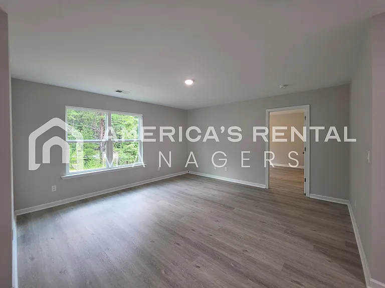 10319 Squires Way — Photo 33