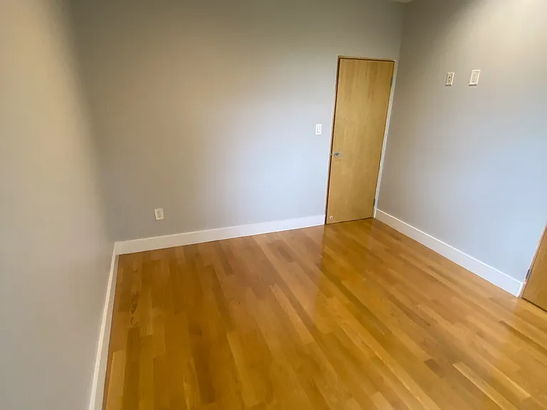 84 Waldo Ave #BD — Photo 5