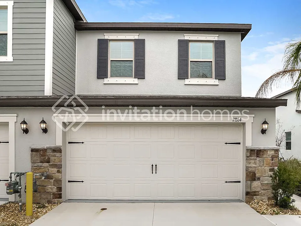 2864 Coach Manors Way