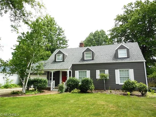 1683 Richmond Rd photo 1