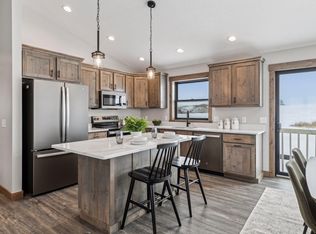 485 Coyote Way, New Richmond, WI 54017