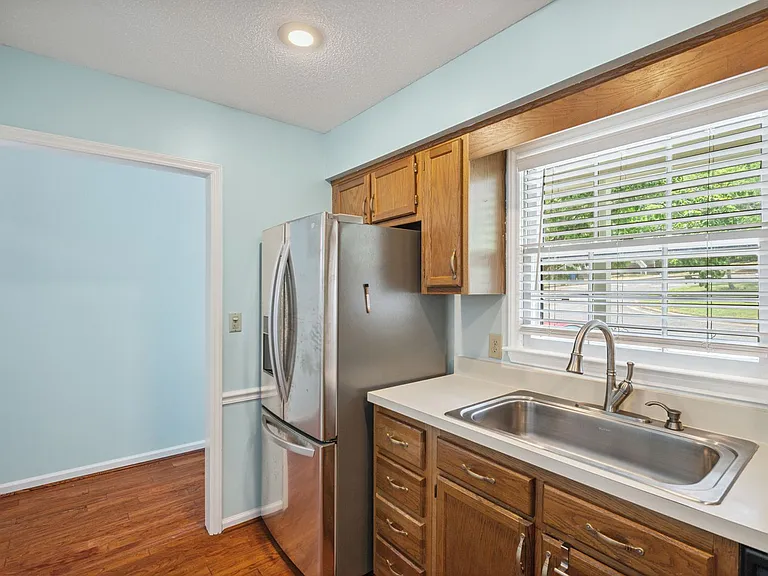 128 Shady Spring Pl — Photo 9