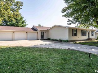 1918 Chicory Rd, Pekin, IL 61554