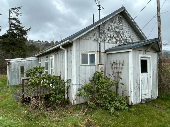 452 S Anchor St, Rockaway Beach, OR 97136
