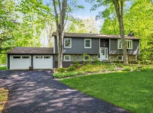 9 Richard Rd, Hyde Park, NY 12538
