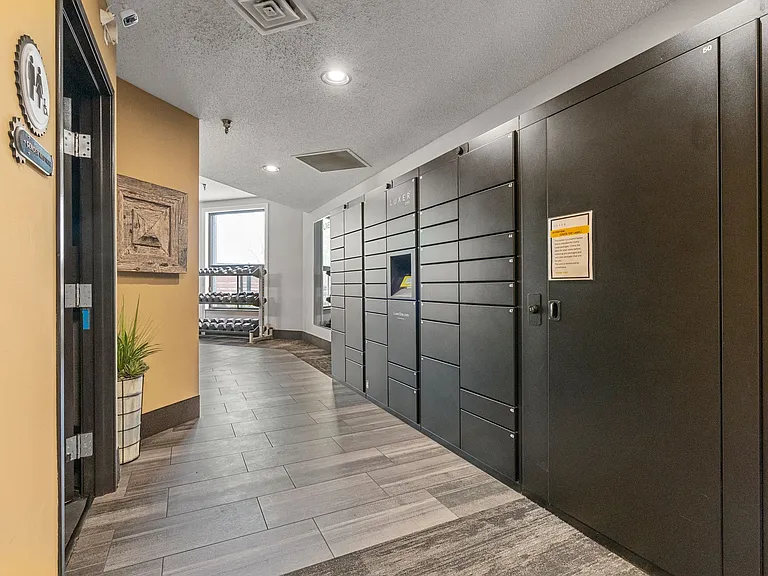 Lux Apartments — Photo 22