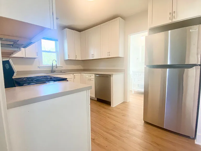 304 Noble Ave #2 — Photo 5