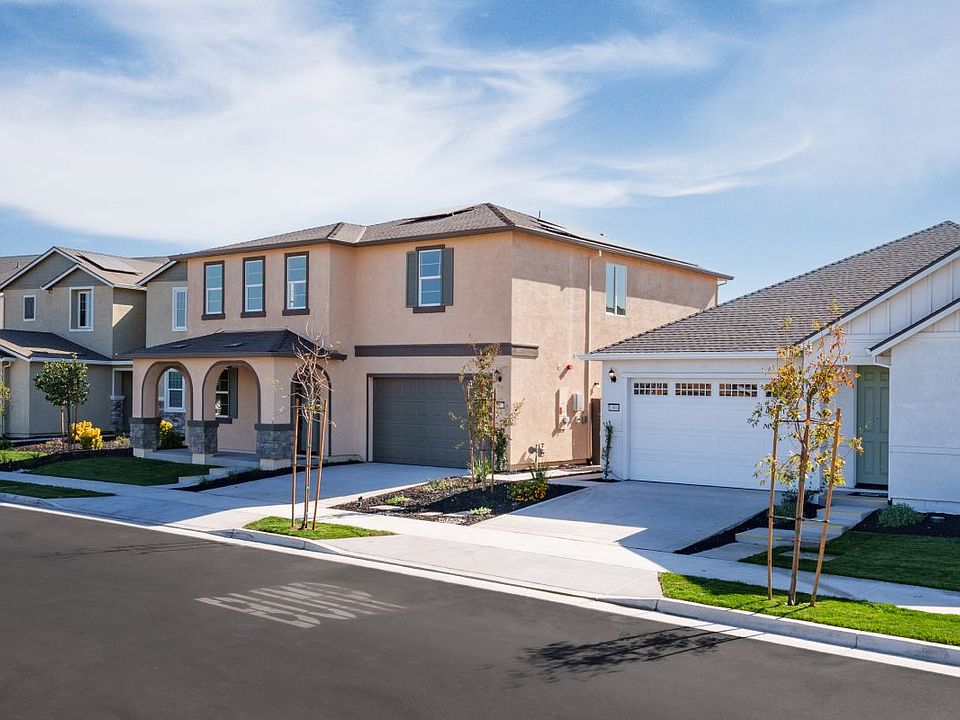 Westlake Breezes Streetscape