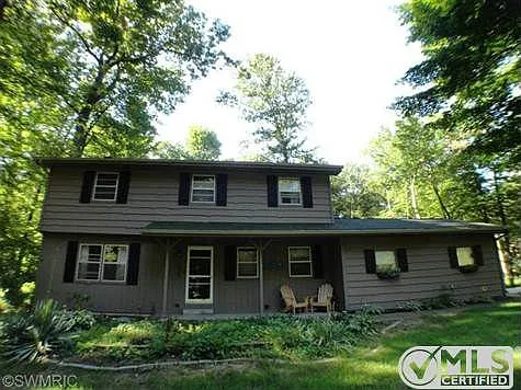 1338 Edgewood Dr photo 1