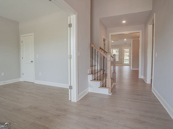 4th image of 107 Magnolia Ln