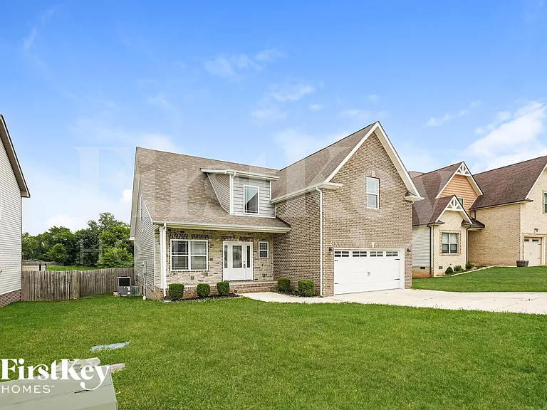 1025 Shirley Dr — Photo 2