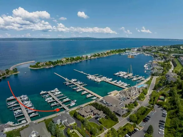 4300 Vista Dr #49-B-1, Petoskey, MI 49770