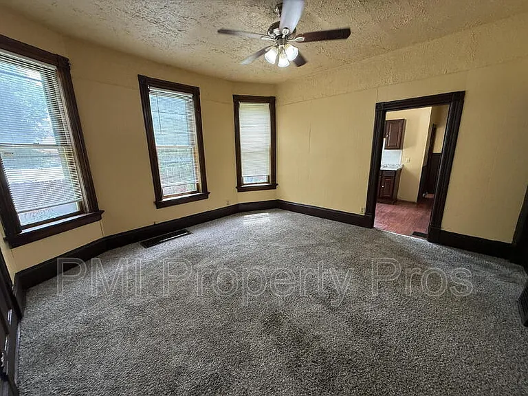 2439 N Dr William Finlayson St — Photo 12