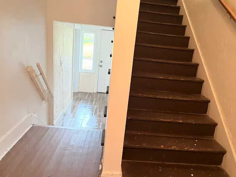 1601 Holyrood Rd — Photo 19