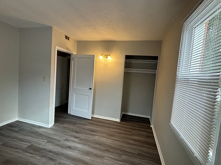 200A N Virginia Ave — Photo 12