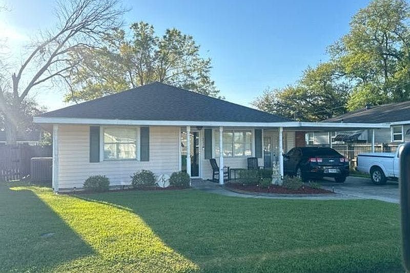 1st image of 477 Maple Loop