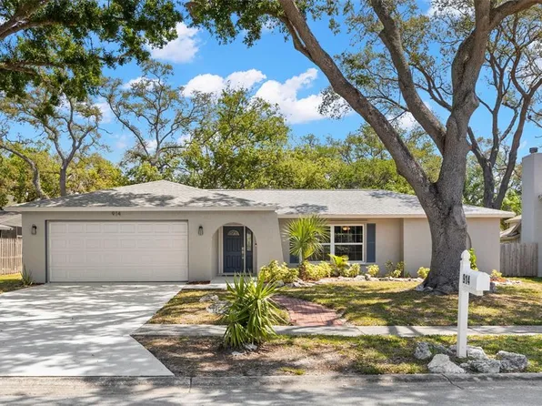 914 Woodland Dr, Palm Harbor, FL 34683