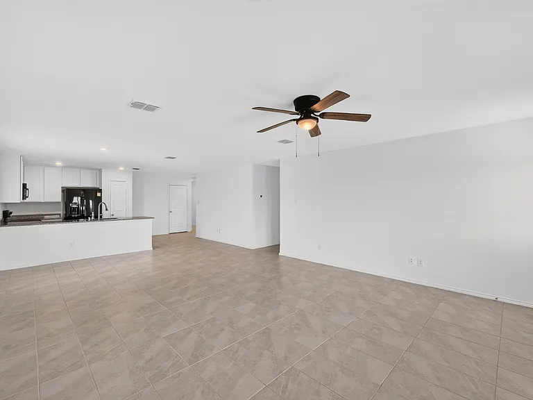 320 Dewberry St — Photo 5