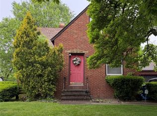 5916 Pearl Rd, Cleveland, OH 44130