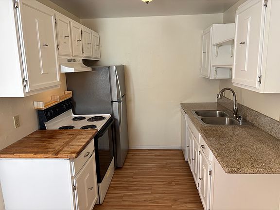 4th image of 4040 Sequoia St APT 8