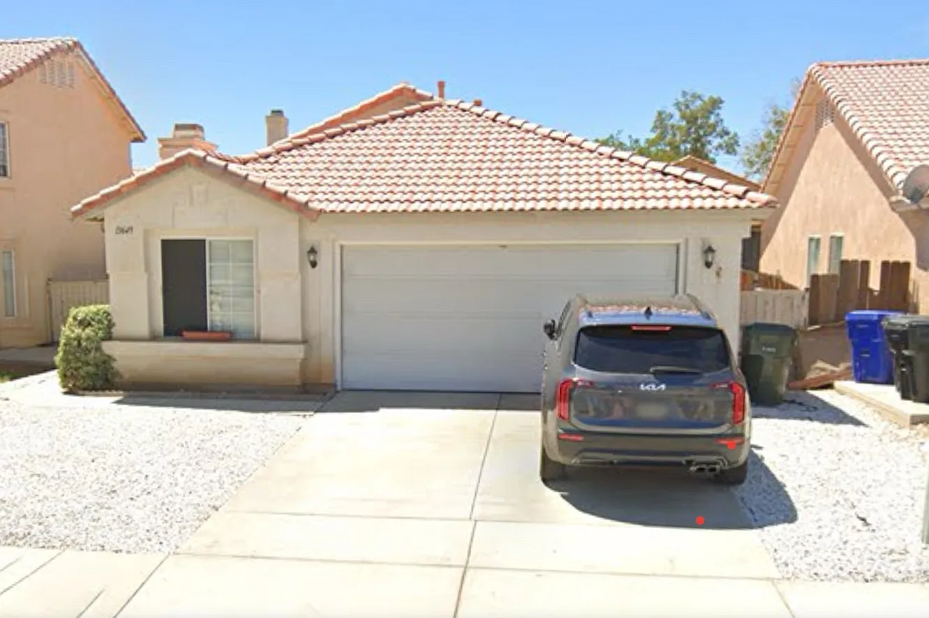 3 bed, 1104 sqft, $2,000 — Photo 1