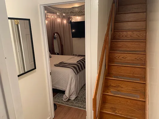 Rented by R New York | media 7