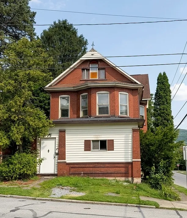 600 N 6th Ave #2