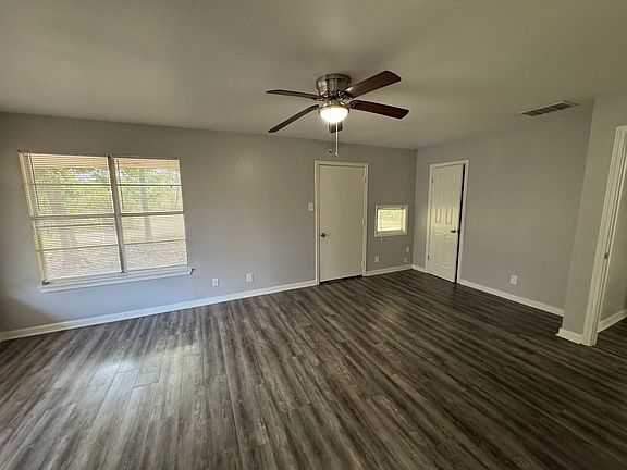3rd image of 511 Powers St