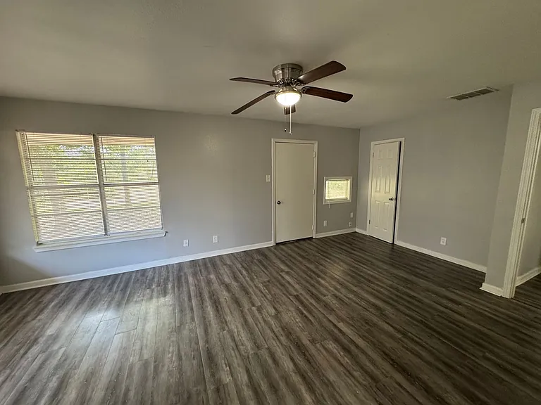 511 Powers St — Photo 3