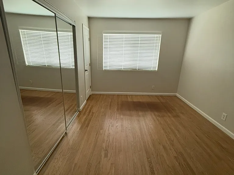 7547 Burnham Way — Photo 7