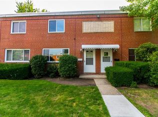 1556 Severn Ln UNIT B, Wickliffe, OH 44092