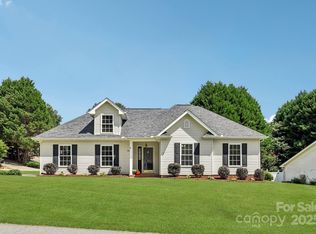 1827 Pipers Ridge Cir NW, Conover, NC 28613