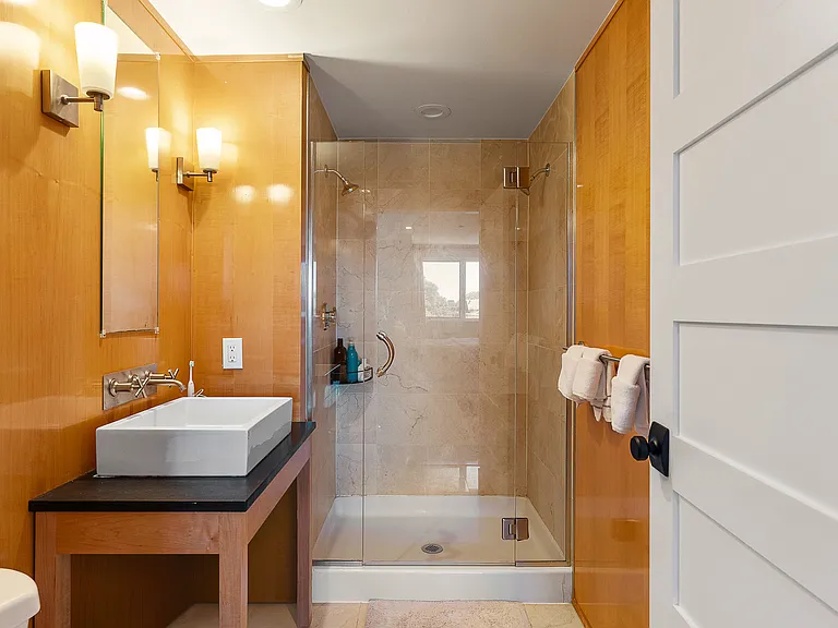 65 Chelsea St #403 — Photo 10