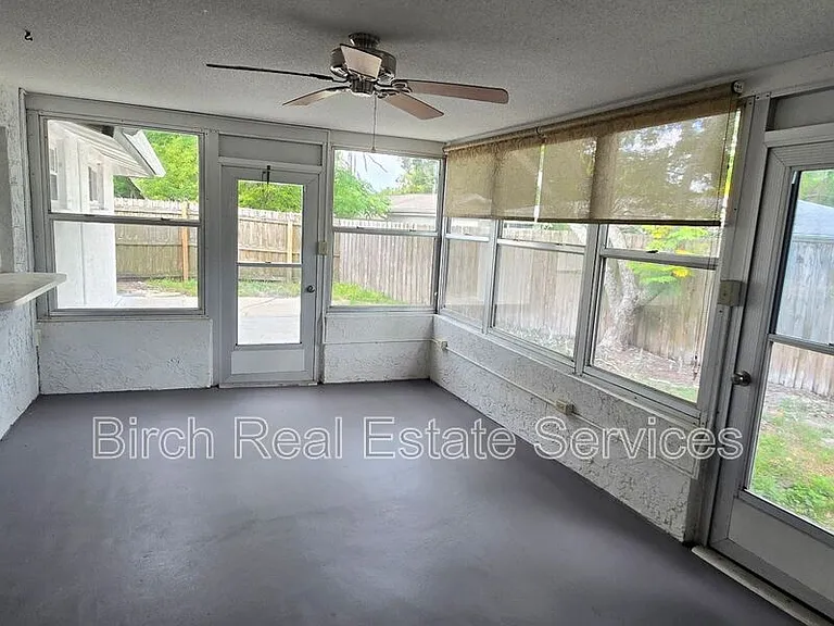 7435 Live Oak Ln — Photo 13
