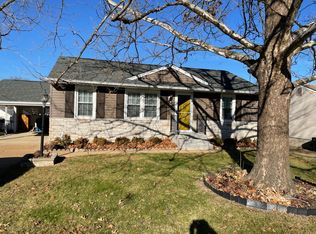 10823 Coral Ridge Dr, Saint Louis, MO 63123