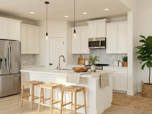 1801 N Chateau, Kerrville, TX 78028