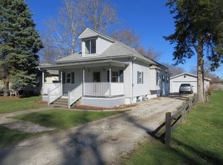 102 N Harrison St, Flanagan, IL 61740