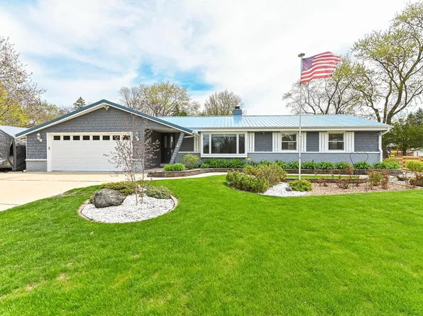 4076 South 104th STREET, Greenfield, WI 53228