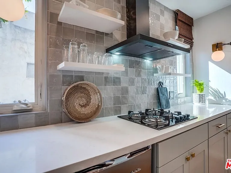 1574 Murray Dr — Photo 19