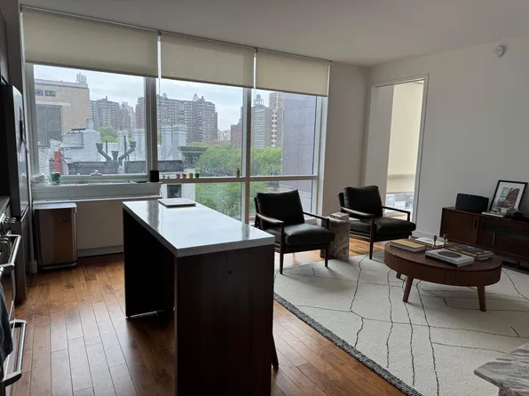 507 West 28th Street image 1 of 11