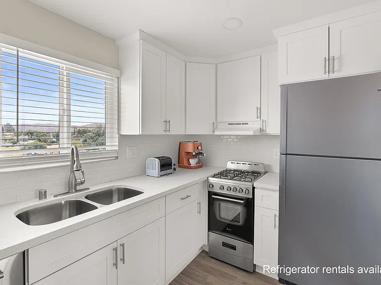 Tyler Arms Apartments - Riverside, CA — Photo 38