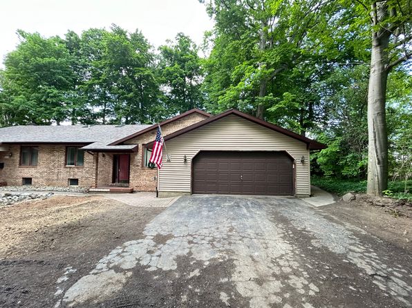 1135 E Saginaw St #1137