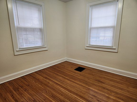 5th image of 1526 W 3rd Ave