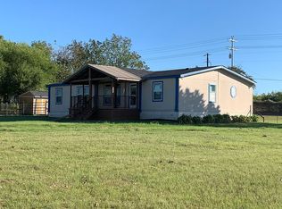 110 Gruetzner Ln, Elgin, TX 78621