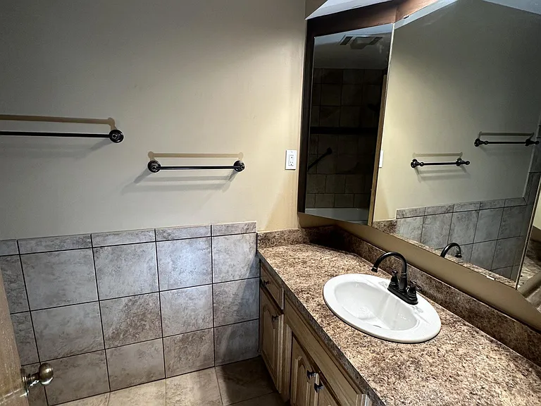 8500 Tiffany Dr — Photo 16
