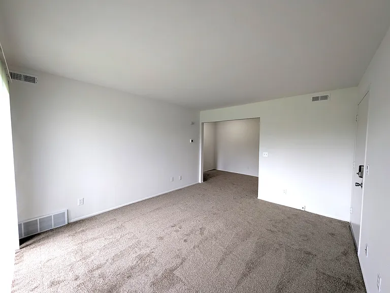 Charter Oaks Apartments — Photo 60