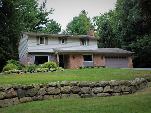 2nd image of 5700 Lockwood Dr