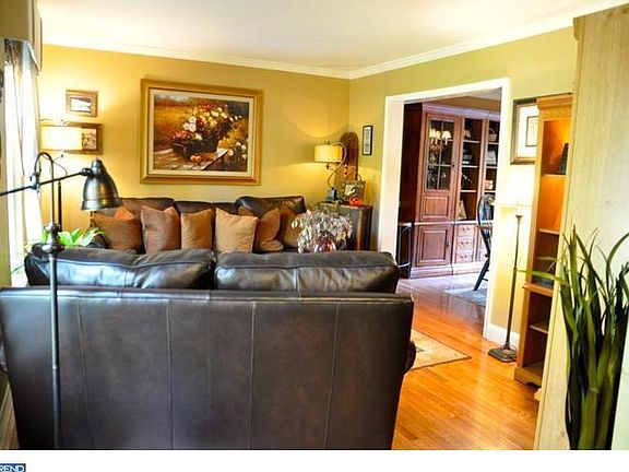 4th image of 1220 Cranberry Ln