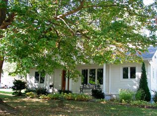 10858 Hamburg Rd, Hamburg, MI 48139